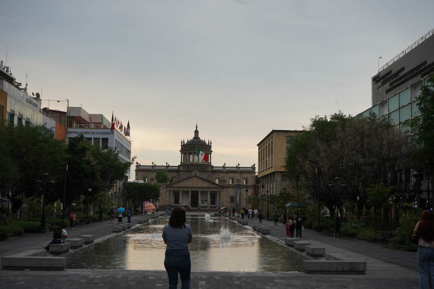 Foto de Ángel: explanada frente a un palacio