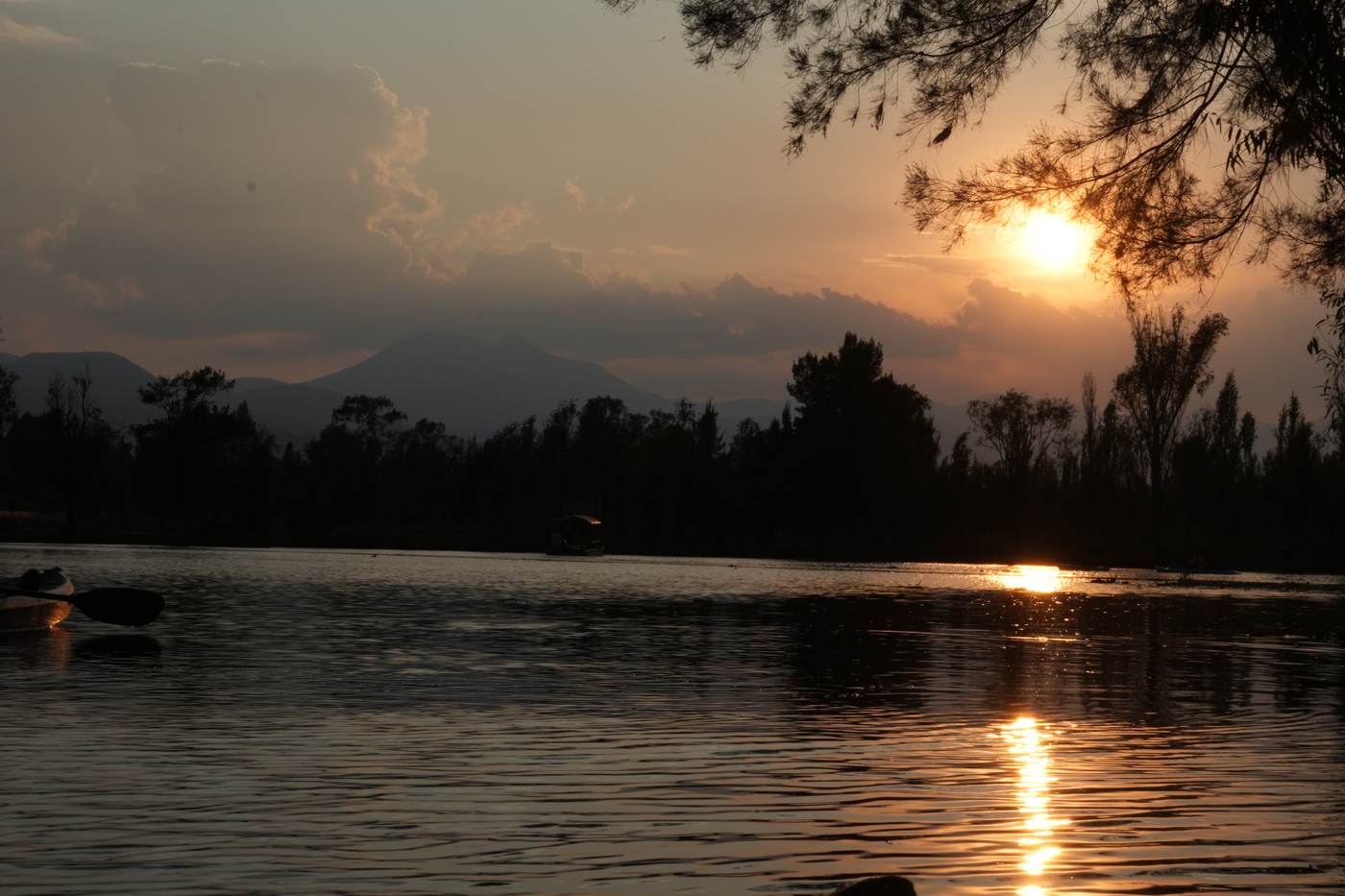 Foto de Ángel: atardecer sobre un lago